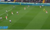 这球干脆！莱奥禁区线不停球打门得手，福法纳助攻