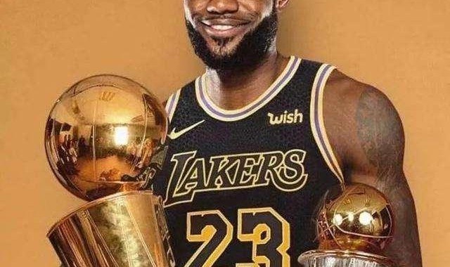 开云kaiyun首页-詹姆斯到底能否超越乔丹？韦德的回答很中肯，网友：真敢说|德维恩·韦德|NBA|迈克尔·乔丹|篮板|迈克-詹姆斯_新浪体育_新浪新闻