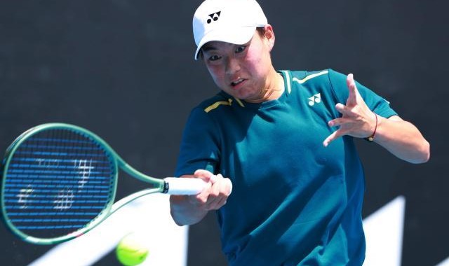 开云kaiyun官方网站-澳网首日两金花三盘惜败 王欣瑜新赛季缘何低迷？