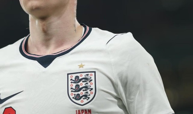 卫报：耐克新球衣的肩部设计与身体不贴合，耐克称正设法解决